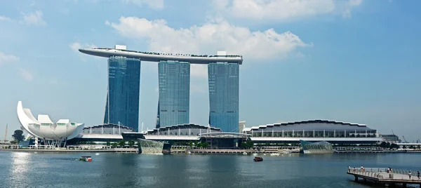 Το ξενοδοχείο Marina bay sands και το καζίνο, Σιγκαπούρη — Φωτογραφία Αρχείου