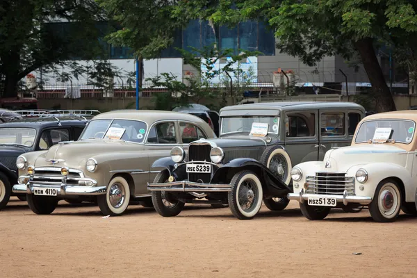 Chennai - indien - 24. juli: vauxhall velox 1951, dodge 1931 und — Stockfoto