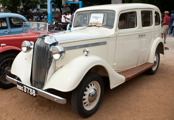 CHENNAI - ÍNDIA - JULHO 24: Vauxhall 14 1938 (retro vintage car ) — Fotografia de Stock