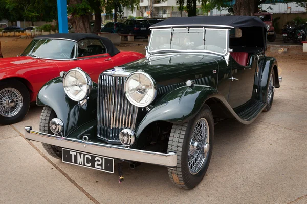 CHENNAI - ÍNDIA - JULHO 24: Jaguar SS (retro vintage car) em Heri — Fotografia de Stock
