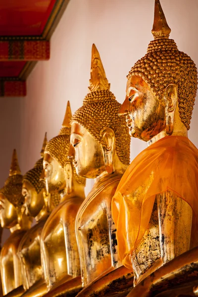 Ülő Buddha szobrok, Thaiföld — Stock Fotó