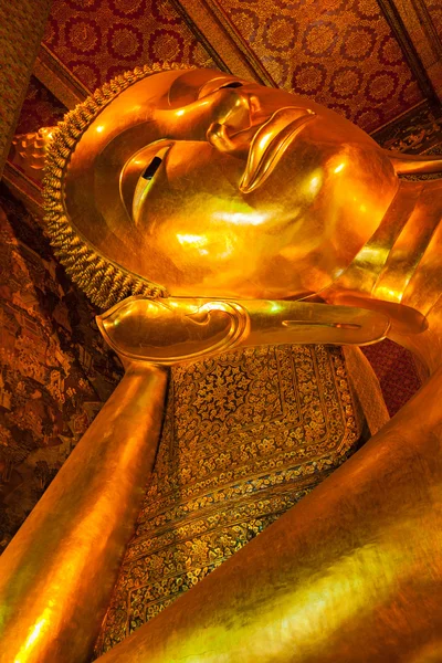 リクライニング仏陀の顔 — ストック写真