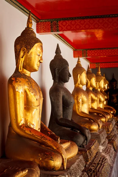 Κάθεται Βούδα αγάλματα, Ταϊλάνδη — Φωτογραφία Αρχείου