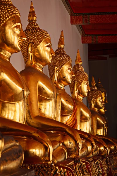 Zittend boeddhabeelden, thailand — Stockfoto