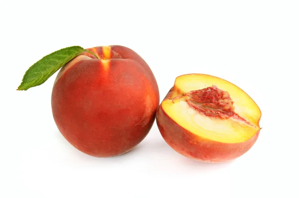 新鲜成熟的桃子 — 图库照片