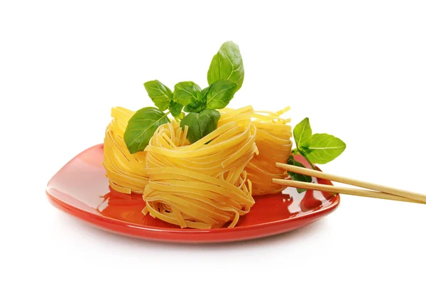 Ninhos de macarrão em um prato — Fotografia de Stock