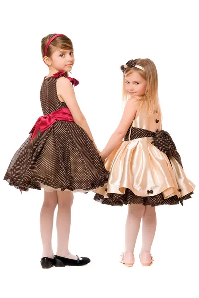 Deux petites filles en robe. Isolé — Photo