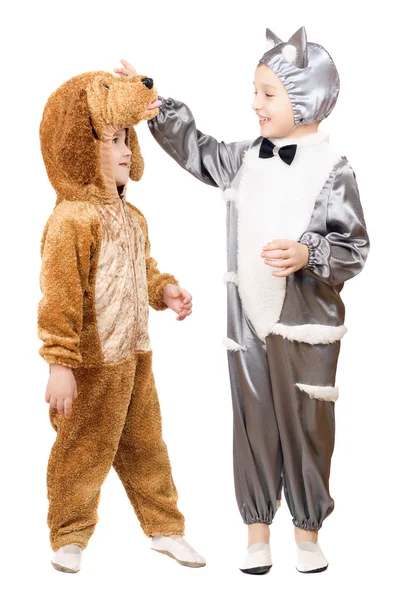Meninos vestidos de gato e cachorro — Fotografia de Stock