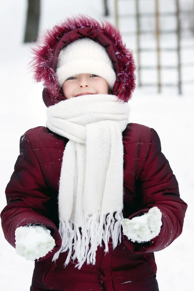 Girl plays to snow — Stock Photo, Image