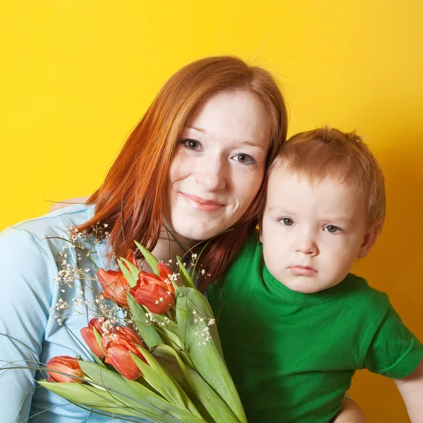 Madre con su hijo — Foto de Stock