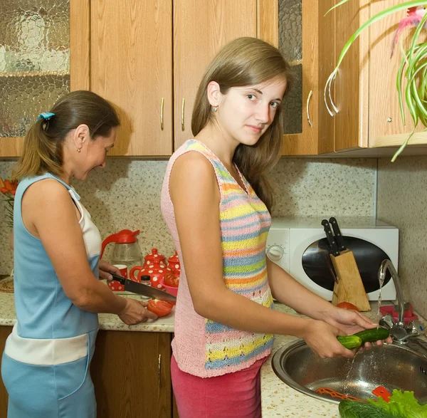 Family in the kitchen — Stock Photo, Image