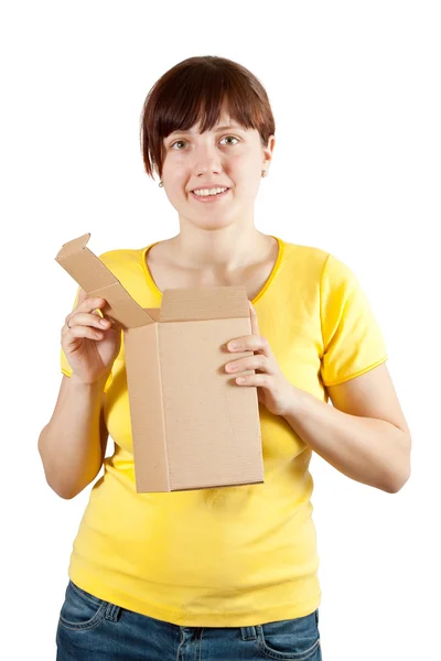 Mulher segurando caixa de papelão — Fotografia de Stock