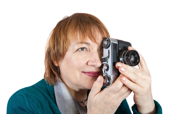 Senior fotograf med analoga kameran — Stockfoto