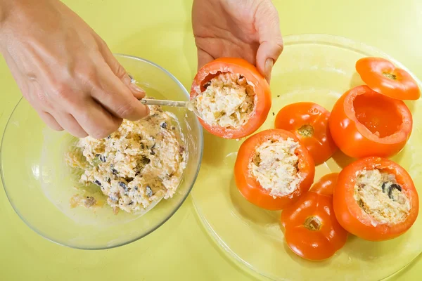 Cozinhe recheio de salada de tomate — Fotografia de Stock