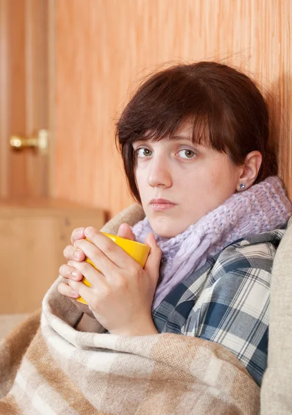 Illness woman drinking tea — Stock Photo, Image