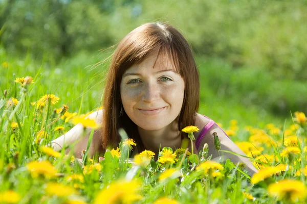 Happy woman relaxing outdoor — Stock Photo, Image