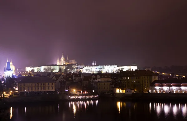 Nattutsikt över Prag — Stockfoto