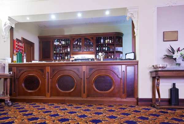 Interior de bar com balcão — Fotografia de Stock