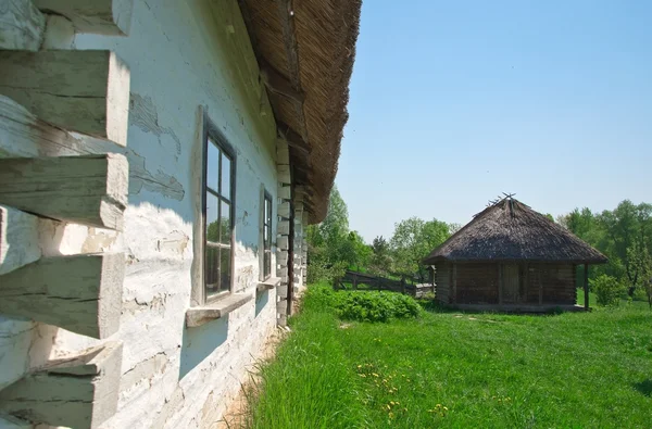 Oekraïense oude log hut — Stockfoto