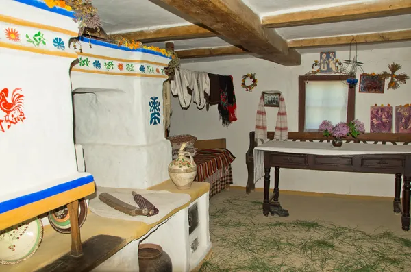 Interior de uma cabana velha — Fotografia de Stock