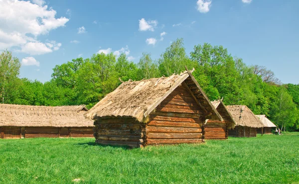 stock image Ukrainian old log hut