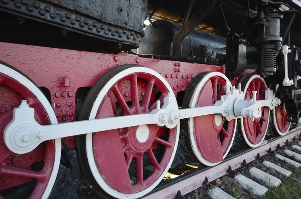 Old steam locomotive wheel and rods — Stock Photo, Image