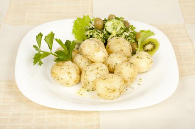 erken patates salatası ile pişirilir