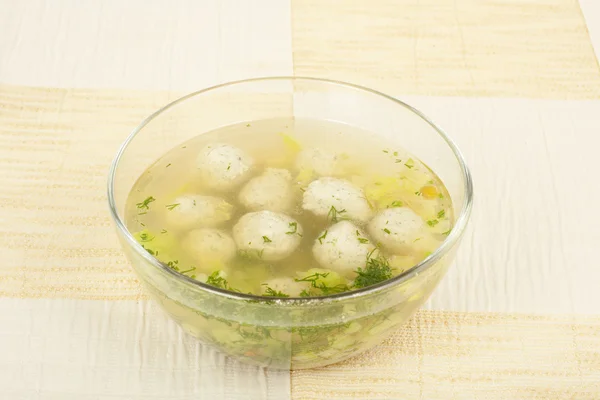 Kuřecí polévka s knedlíčky a zeleninou — Stock fotografie