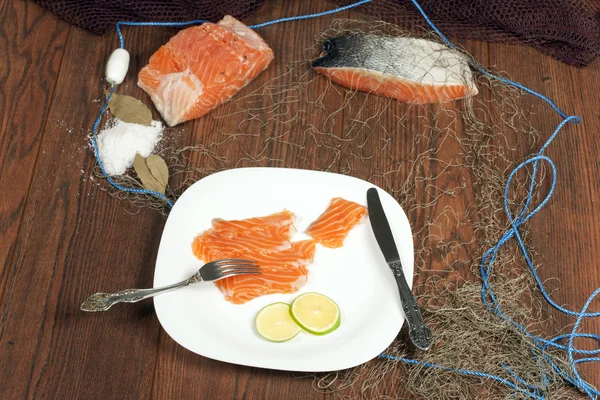 Натюрморт с лососем — стоковое фото
