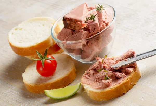Liver pate and slices of bread — Stock Photo, Image