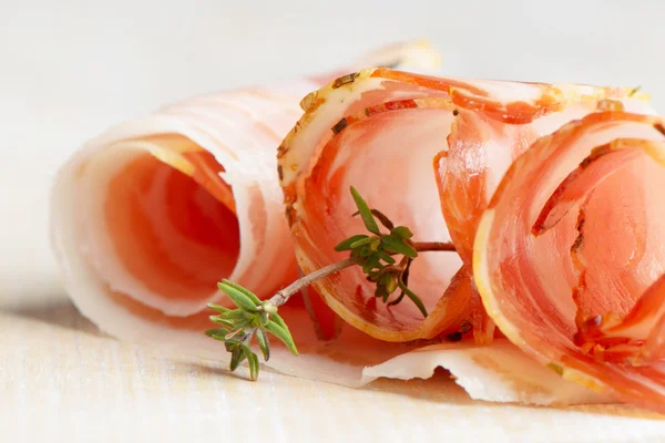 Fatias de bacon — Fotografia de Stock