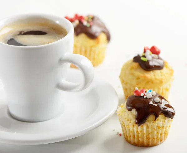 커피 잔 과 머핀 — 스톡 사진