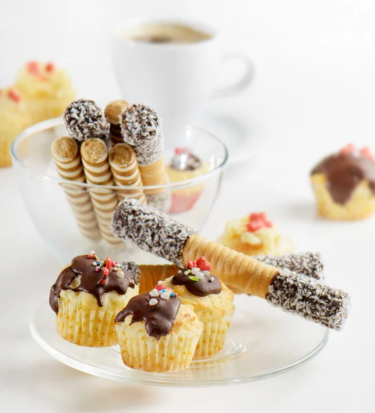 Muffins e biscoitos — Fotografia de Stock