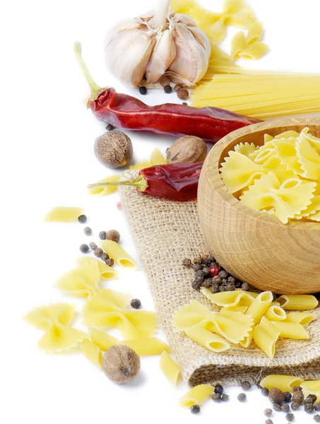 Italské potraviny-těstoviny a koření — Stock fotografie