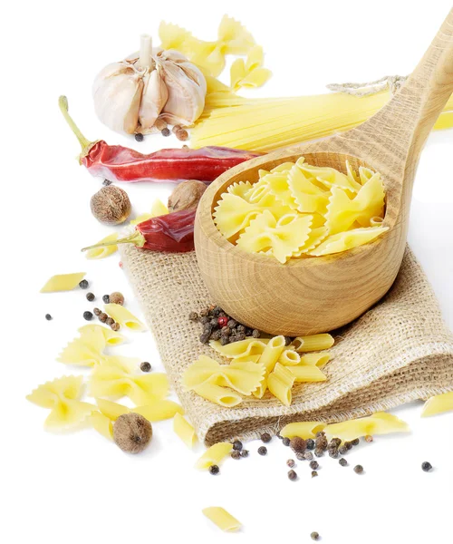 Italské potraviny-těstoviny a koření — Stock fotografie