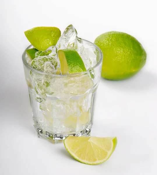 Cocktail e lime — Foto Stock
