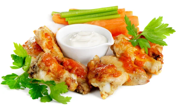Buffalo chicken wings with vegetables — Stock Photo, Image
