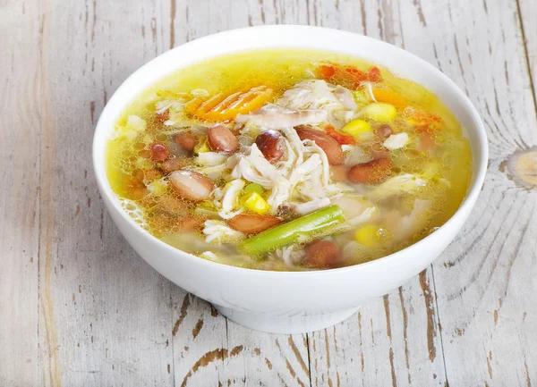 Миска з курячого овочевого супу — стокове фото