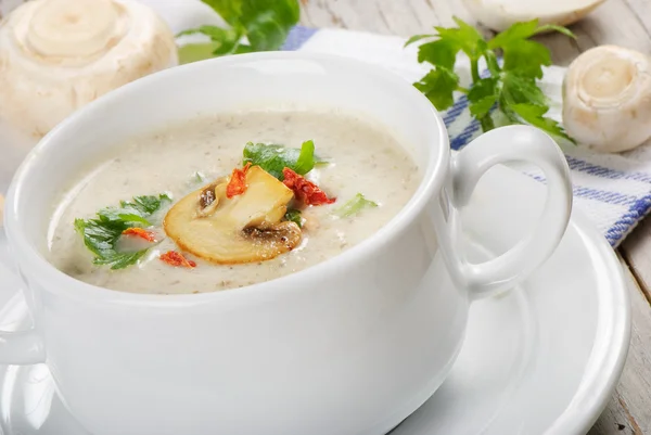Кремовый грибной суп — стоковое фото