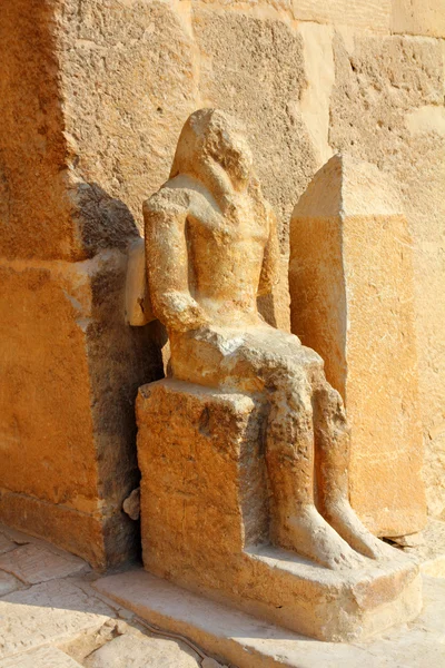 Ancienne statue égyptienne à Gizeh — Photo