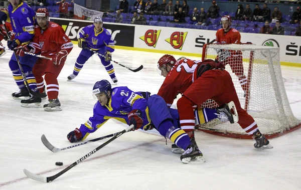 Хокейні гра України проти Польщі — стокове фото