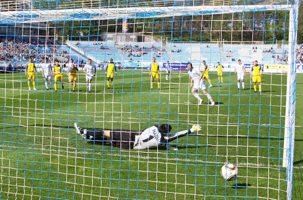 Artem Milevskyy scores the penalty — Stock Photo, Image