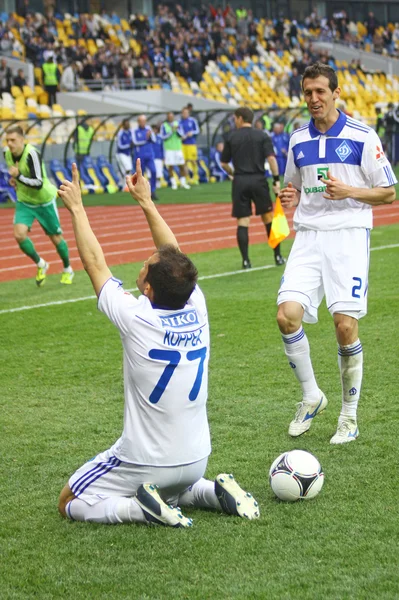I giocatori della Dinamo Kiev festeggiano dopo aver segnato un gol — Foto Stock