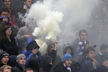 FC Dinamo Kiev ultras (ultra destekçileri) gerçekleştirmek