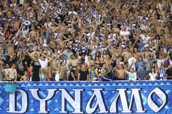 FC dynamo Kiev anhängare — Stockfoto