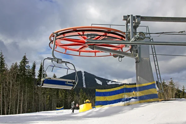 Estación de esquí de Bukovel, Cárpatos, Ucrania — Foto de Stock