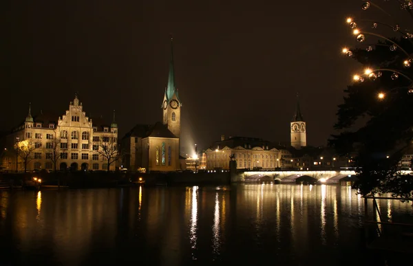 Zurich sentrum om natten, Sveits – stockfoto
