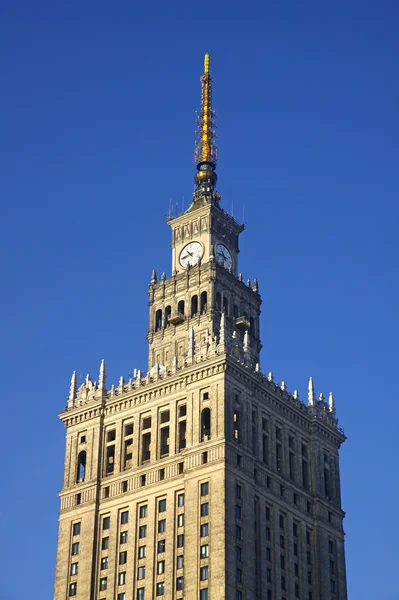 Палац культури і науки у Варшаві (Польща). — стокове фото