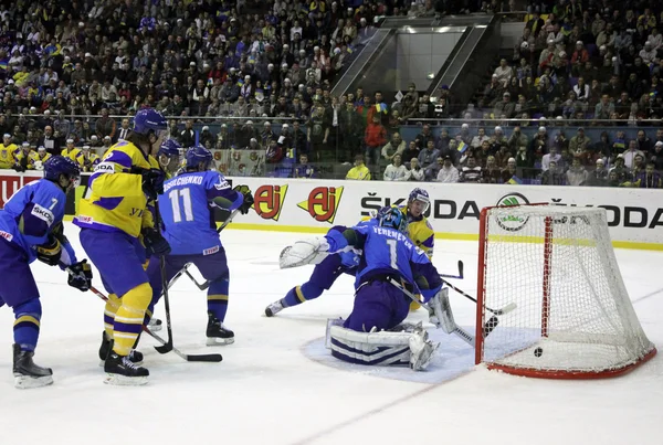 Hockey sobre hielo. Ucrania vs Kazajstán —  Fotos de Stock