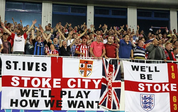I tifosi del FC Stoke City mostrano il loro sostegno — Foto Stock